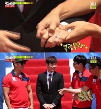 박지성, 블링블링 결혼 반지 공개 화제…“다이아가 대체 몇 개냐” 질문에는 ‘난감’