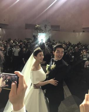 [근황] 박준석, 박교이와 결혼식 모습 보니…‘행복한 표정의 두 사람’