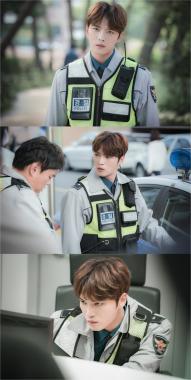 ‘맨홀’ 김재중, ‘여심저격’ 꽃경찰로 변신