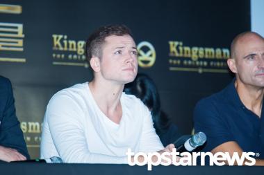 [UHD포토] 태런 에저튼(Taron Egerton), ‘무대 위에 나타난 조각상’