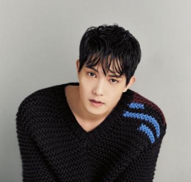 ‘란제리 소녀시대’ 이종현, 완벽한 ‘가을 남신’의 모습 공개