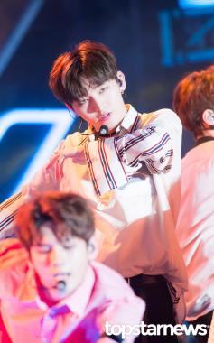 [HD포토] 워너원(Wanna One) 윤지성, ‘그 눈빛에 빠져든다’