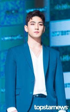 [HD포토] 뉴이스트W(NU&apos;EST W) 백호, ‘듬직한 어꺠’