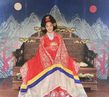 서신애, 조선시대 궁중 예복입고 찍은 사진 새삼 화제…‘사극도 잘 어울릴 듯’