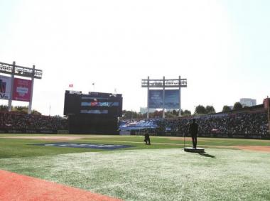 [근황] 카이, KBO 프로야구 한국시리즈 두산VS기아 전 애국가 부르는 모습 공개