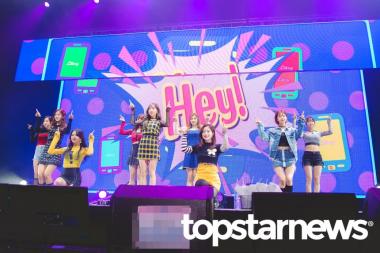 [UHD포토] 트와이스(TWICE), ‘좋아요 눌러주세요 Likey!’