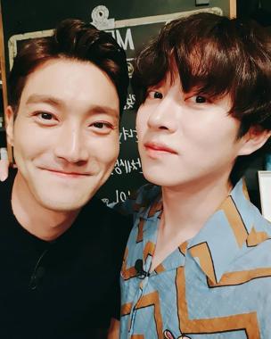 [근황] 슈퍼주니어(Super Junior) 희철-시원, 훈훈한 비주얼 새삼 화제 “우린 쇼윈도 그룹”