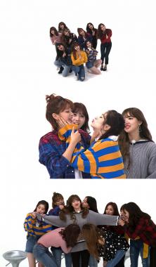 ‘주간 아이돌’ 트와이스(TWICE), 신곡 ‘LIKEY’ 무대 최초 공개…‘단체 뽀뽀식까지’
