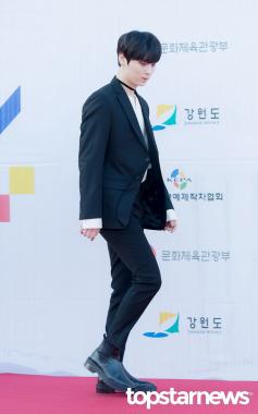 [HD포토] 워너원(Wanna One) 황민현, ‘남다른 모델포스로 등장’