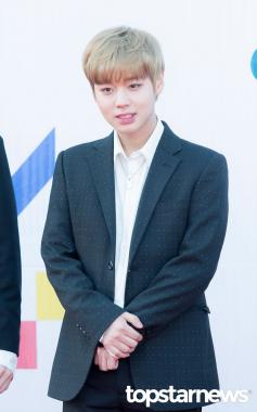 [HD포토] 워너원(Wanna One) 박지훈, ‘윙깅이 추워요’