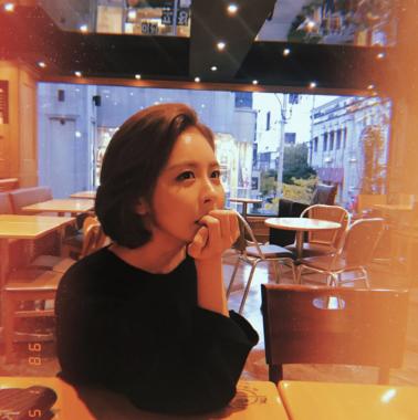 [근황] ‘돌아온 복단지’ 진예솔, 카페를 화보 촬영장으로 만드는 미모