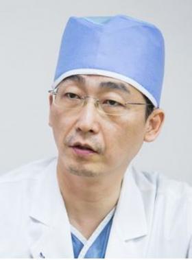 ‘귀순 북한 병사’ 집도의 이국종 교수…그의 학력은?