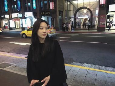 ‘해빙’ 이기우 연인 이청아, 화보 같은 일상 공개 “대만 밤거리 참 예쁘다”