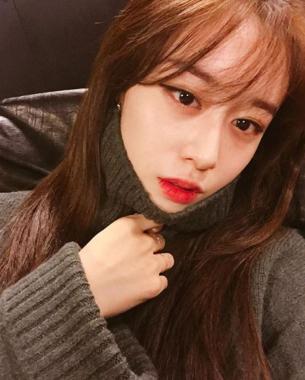 티아라 지연, 레드립의 정석 눈길…‘시선강탈’