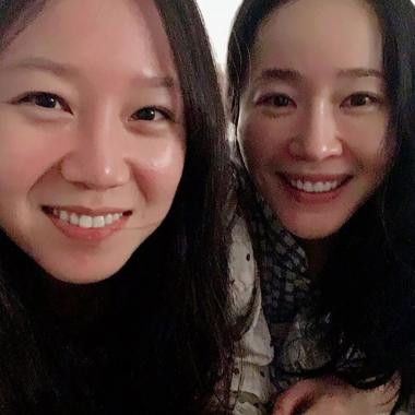 [근황] 공효진, 엄지원과 함께 영화 ‘미씽’ 추억…‘생얼도 예뻐’