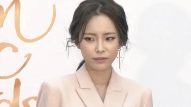 [HD영상] ‘2018 골든디스크’ 헤이즈(Heize), 섹시+청순 컨셉으로 등장