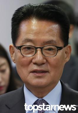 박지원, 박근혜 명예훼손 1심 무죄…재판부 “공익을 위한 발언으로 판단”