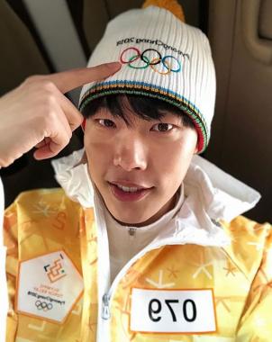 류준열, 미소를 보이며…“Passion. Connected. Pyeongchang 2018!”