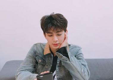 아이콘(iKON) 송윤형, 비주얼 덩어리의 훈훈 일상 “심쿵”