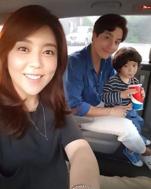 민우혁·이세미 부부, 다정한 가족 데이트 사진 공개 “오늘 하루도 행복”