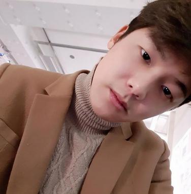 강민혁, 훈훈함 가득한 셀카 공개…‘눈길’