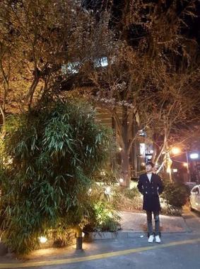 [근황] 동방신기 유노윤호, 청담동에서 여유있는 한 때…“나른해지는 밤”