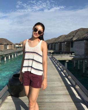 김연경, 몰디브에 강림한 ‘배구 여신’…‘푸른 바다와 어울리는 청량미’